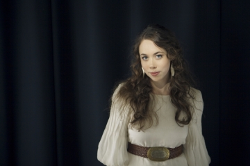 Sarah Jarosz Makes College First Priority + Releases Video For Run Away