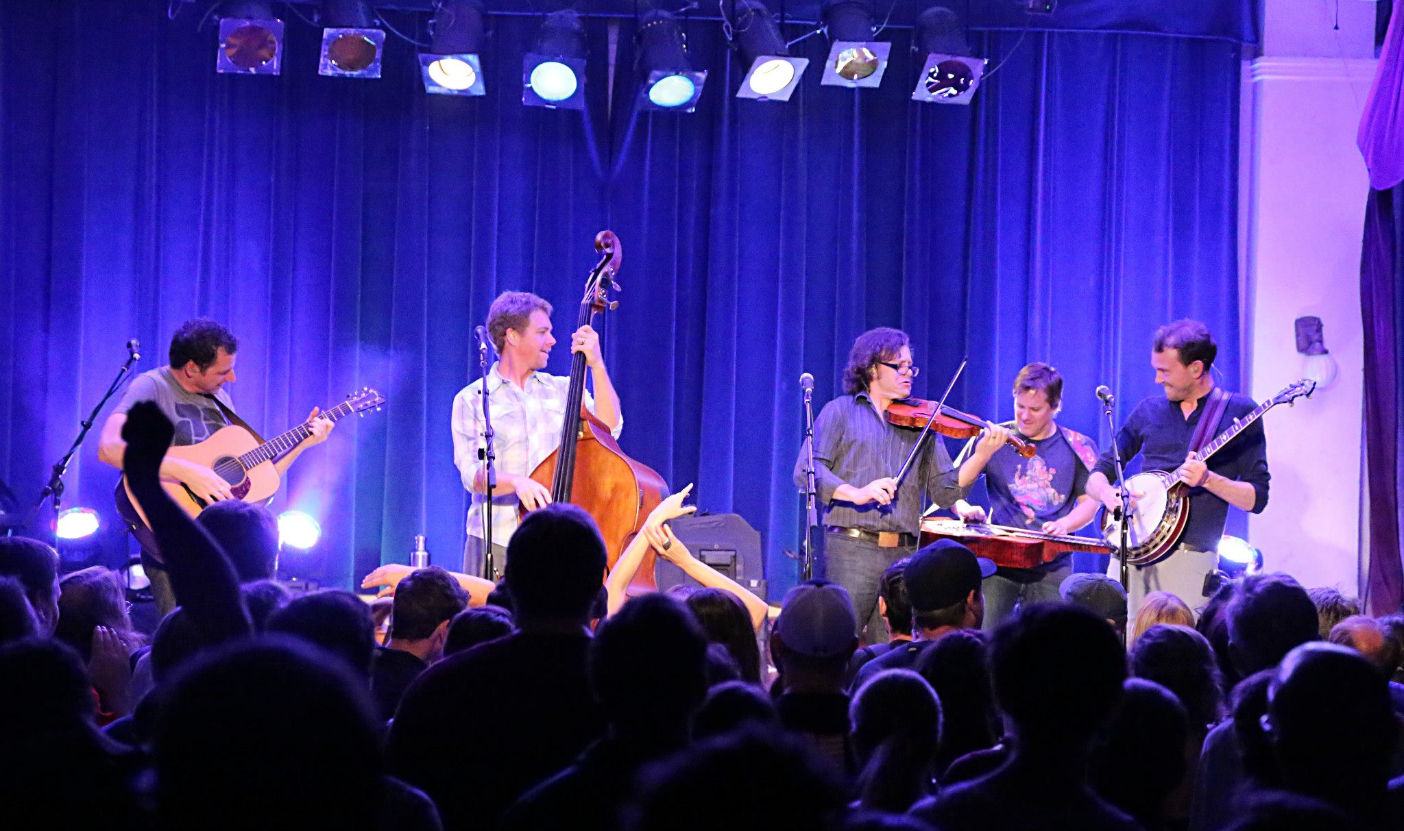 Infamous Stringdusters | 5/10/2013 | WOW Hall