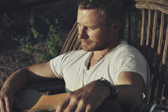 Dierks Bentley Enlists in "Country Cares Concert" for Fallen Firefighters