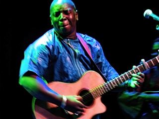 eTown with Vieux Farka Touré & Maxwell Hughes | Review
