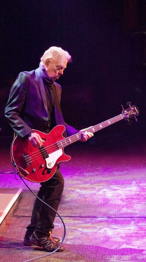 Epiphone Celebrates Jack Casady + Tour