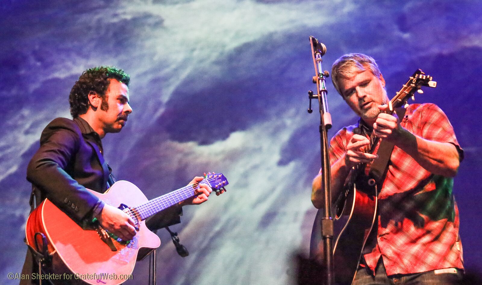 Lebo and Bo Carper perform Jefferson Airplane's 