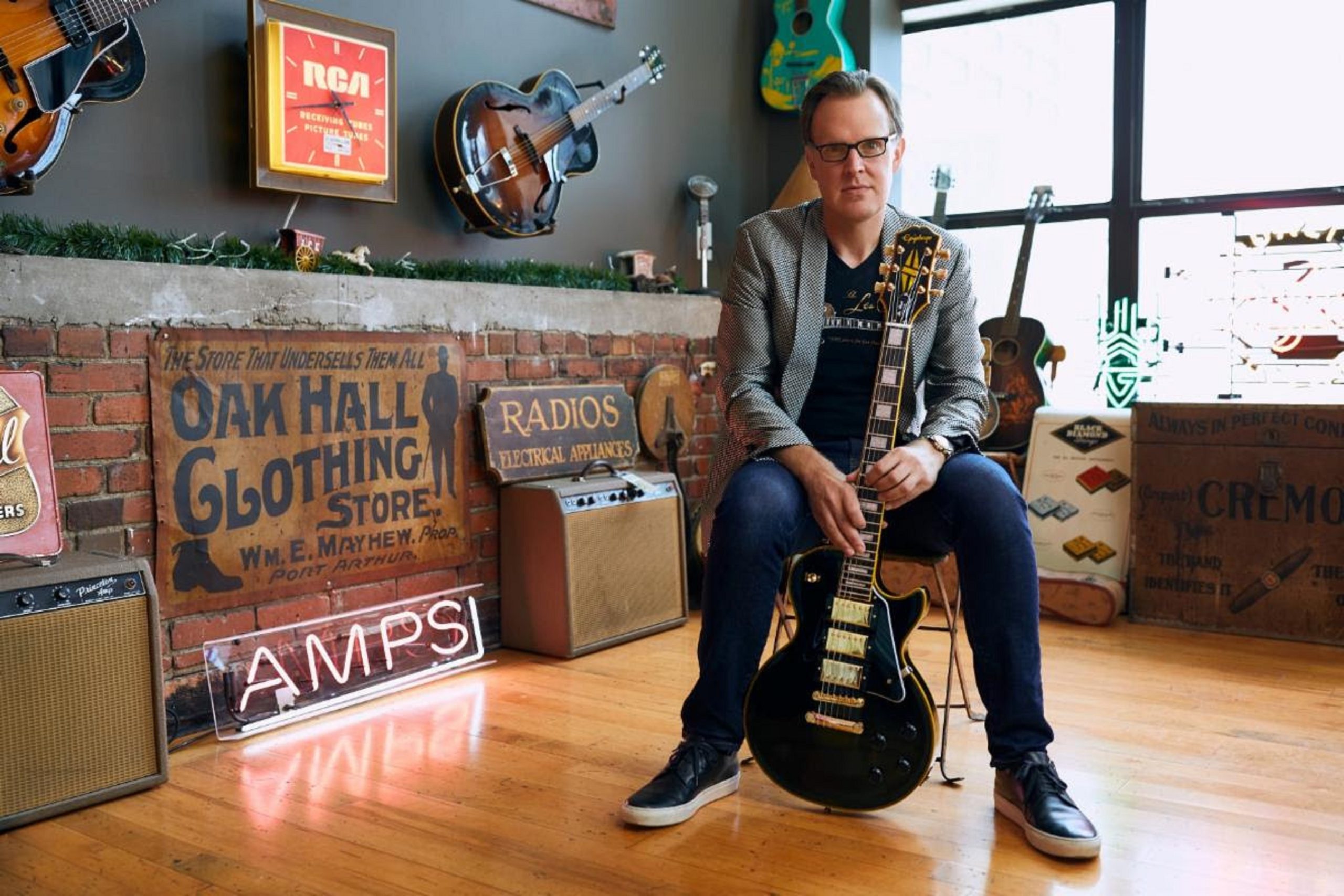 Watch Joe Bonamassa On Gibson TV's "The Collection"