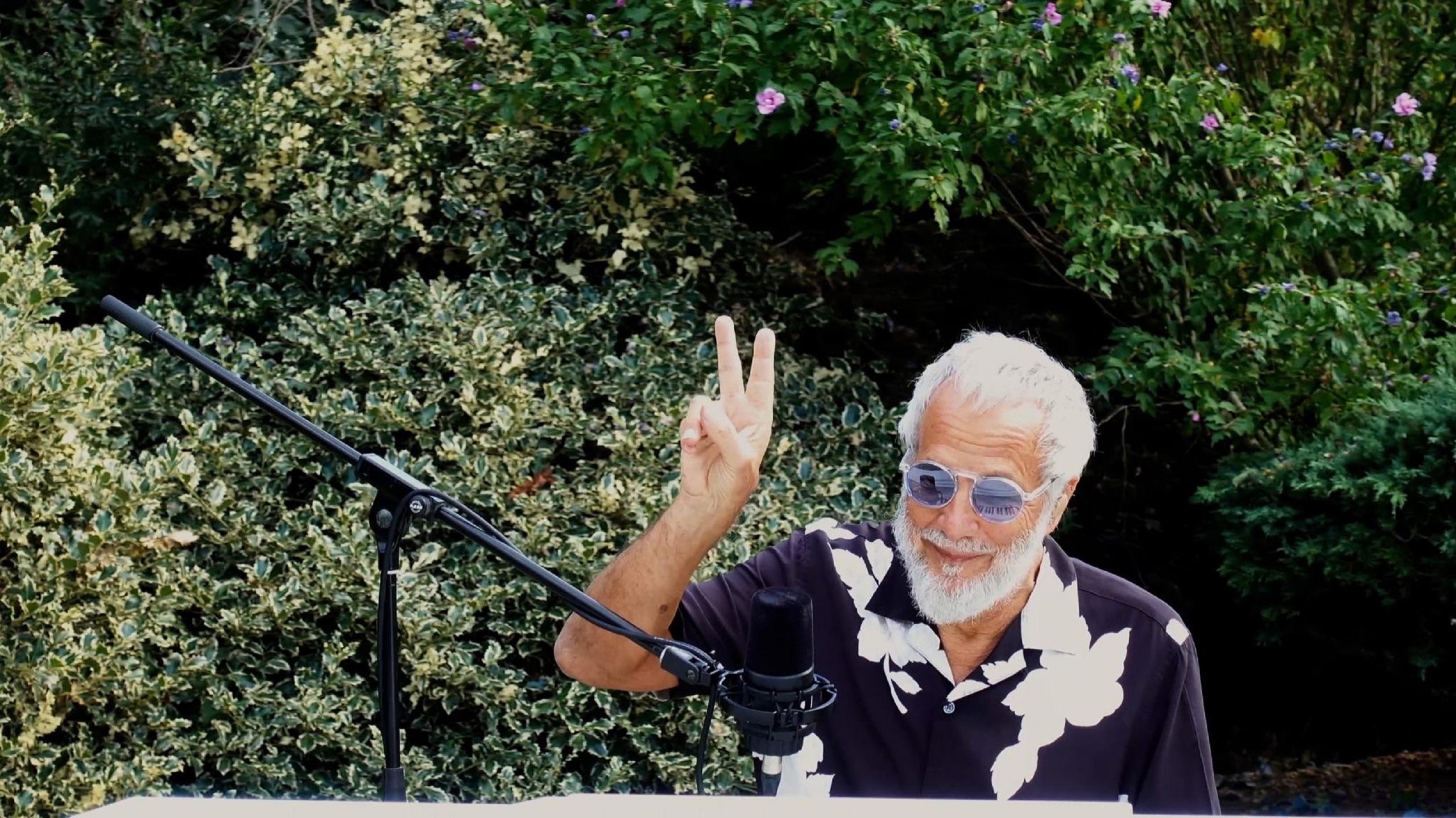 Yusuf / Cat Stevens' Teams Up With Playing For Change For Global "Peace Train" Performance
