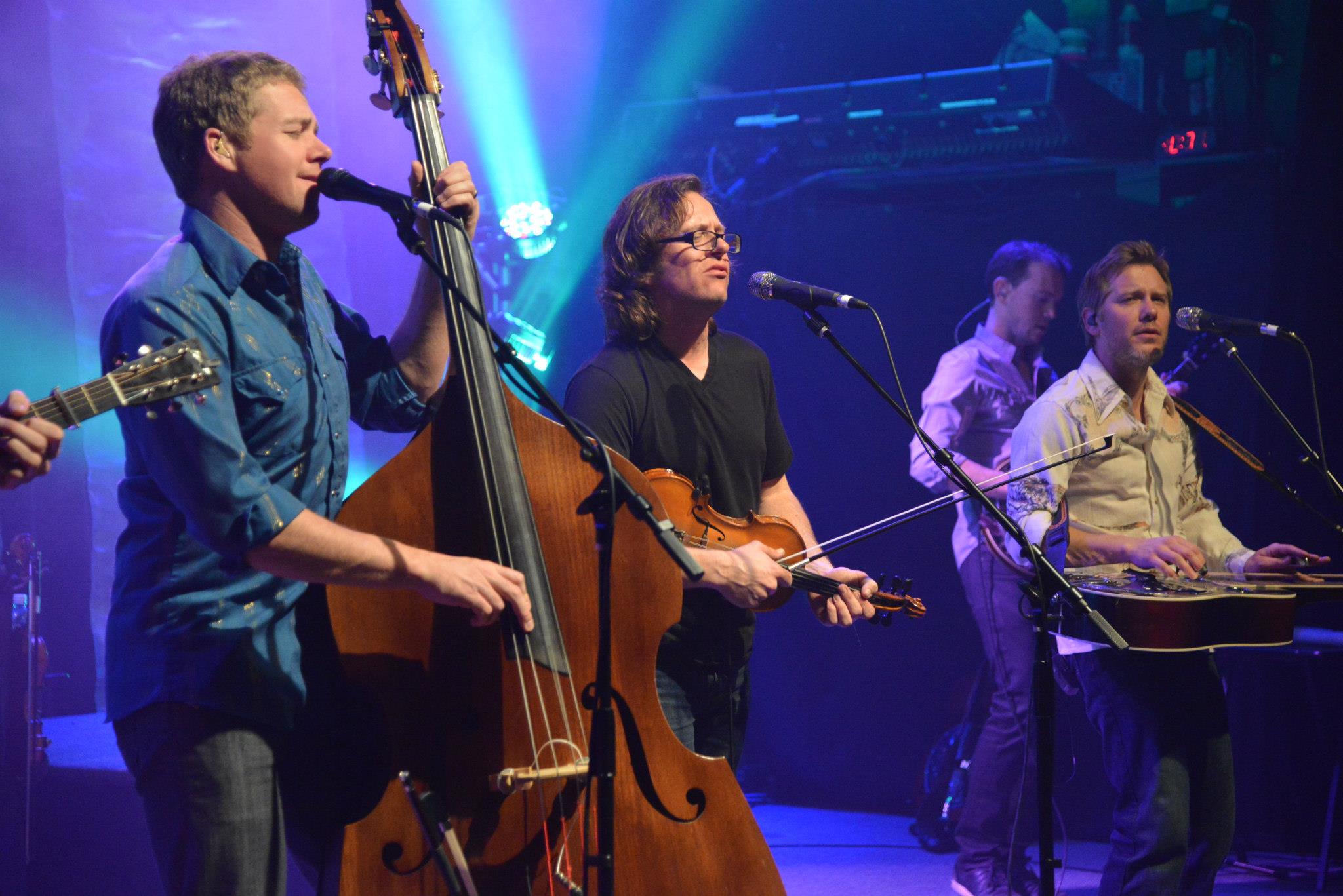 The Infamous Stringdusters Release Third Single “I Didn’t Know” From Forthcoming Album Toward the Fray