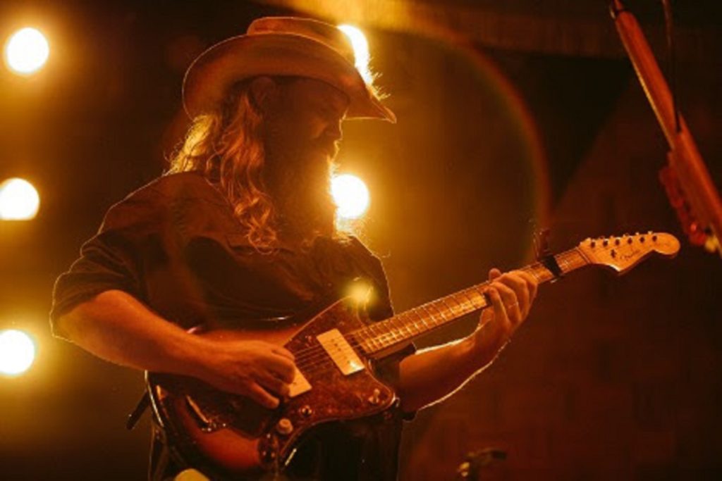 Chris Stapleton confirms new 2022 dates + WINS THREE AWARDS AT 64TH GRAMMY AWARDS