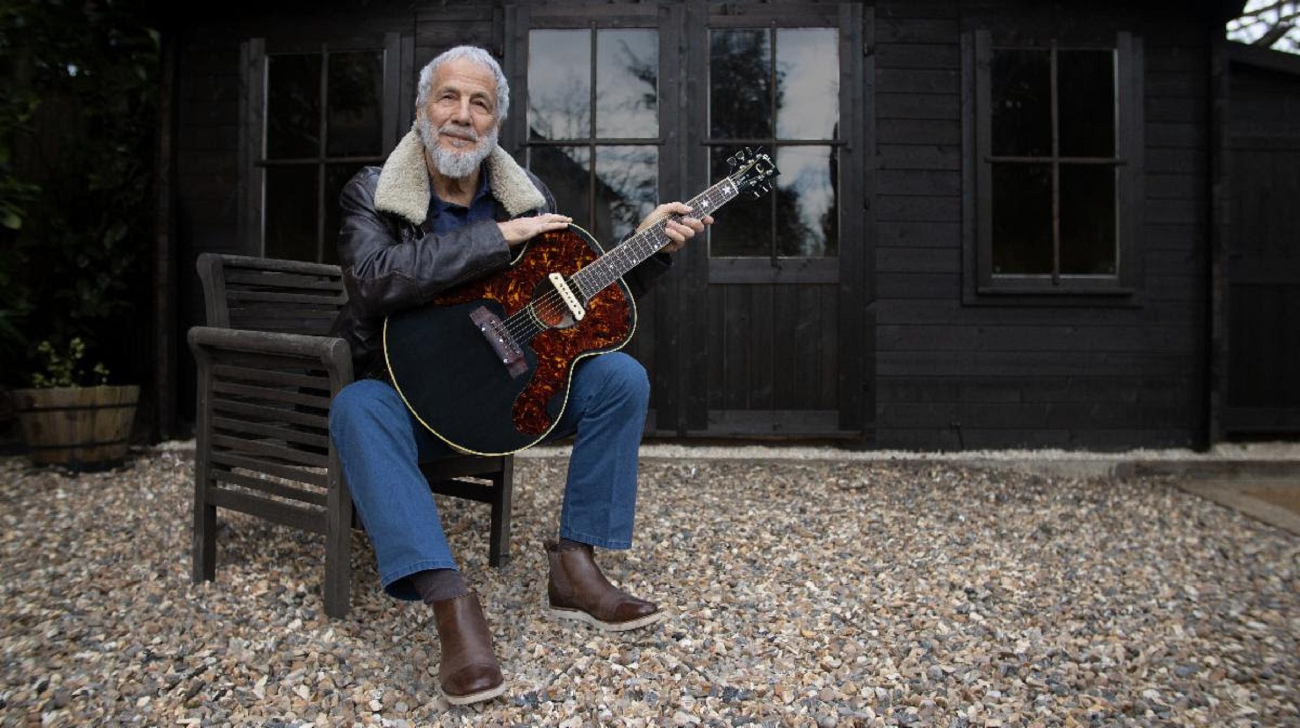 Yusuf / Cat Stevens: Legendary Troubadour Partners With Gibson Acoustic For Gibson Cat Stevens J-180 Collector's Edition