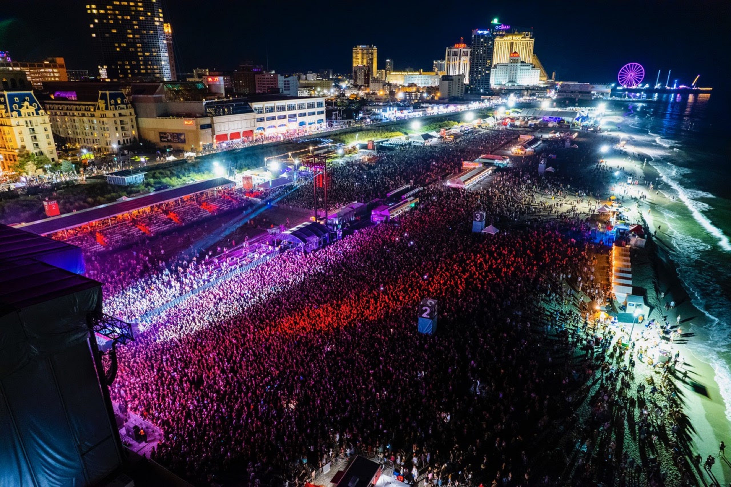 Inaugural TidalWave Music Festival Welcomes Roaring Crowd