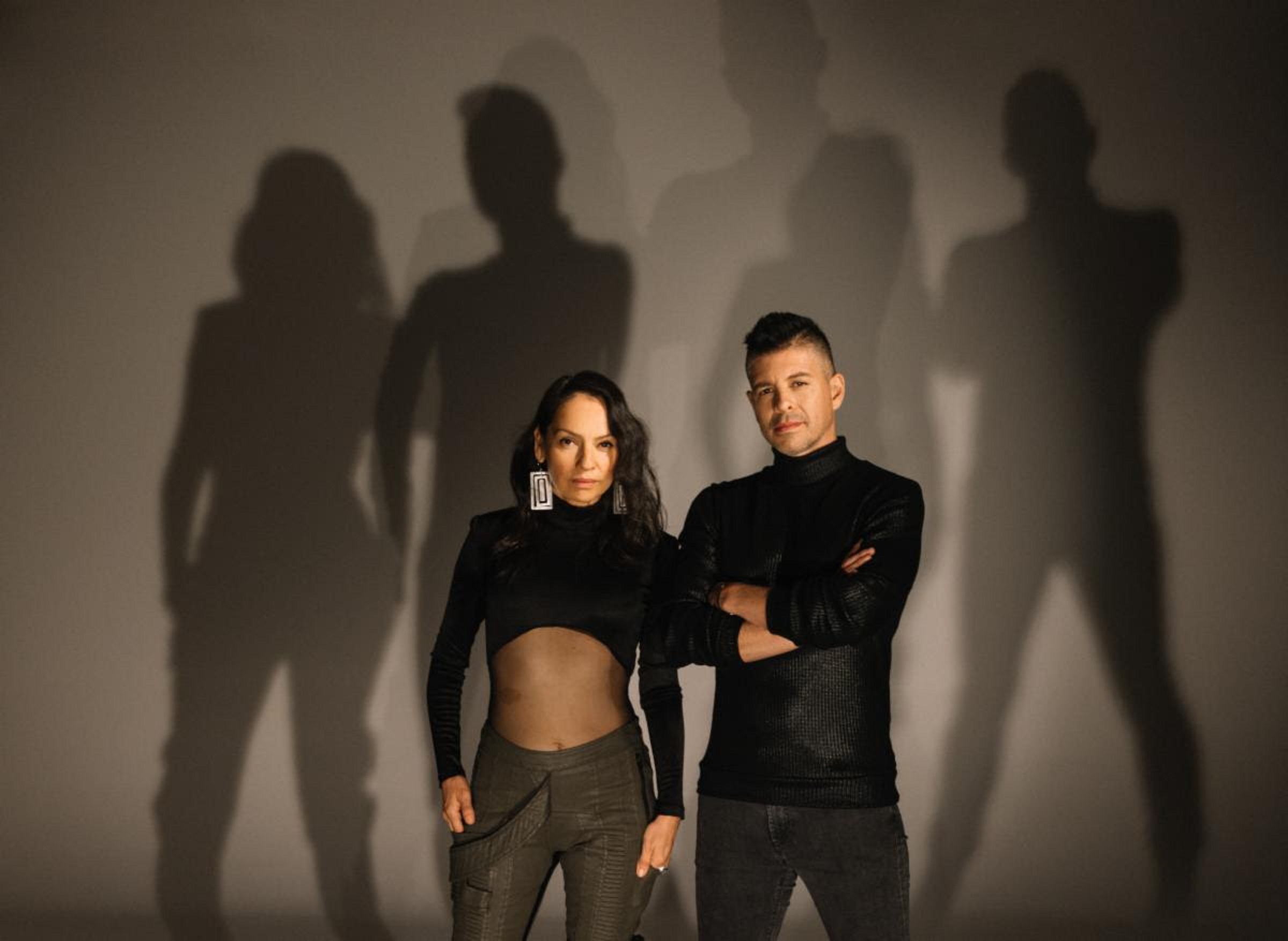 Rodrigo y Gabriela share Mozart performance
