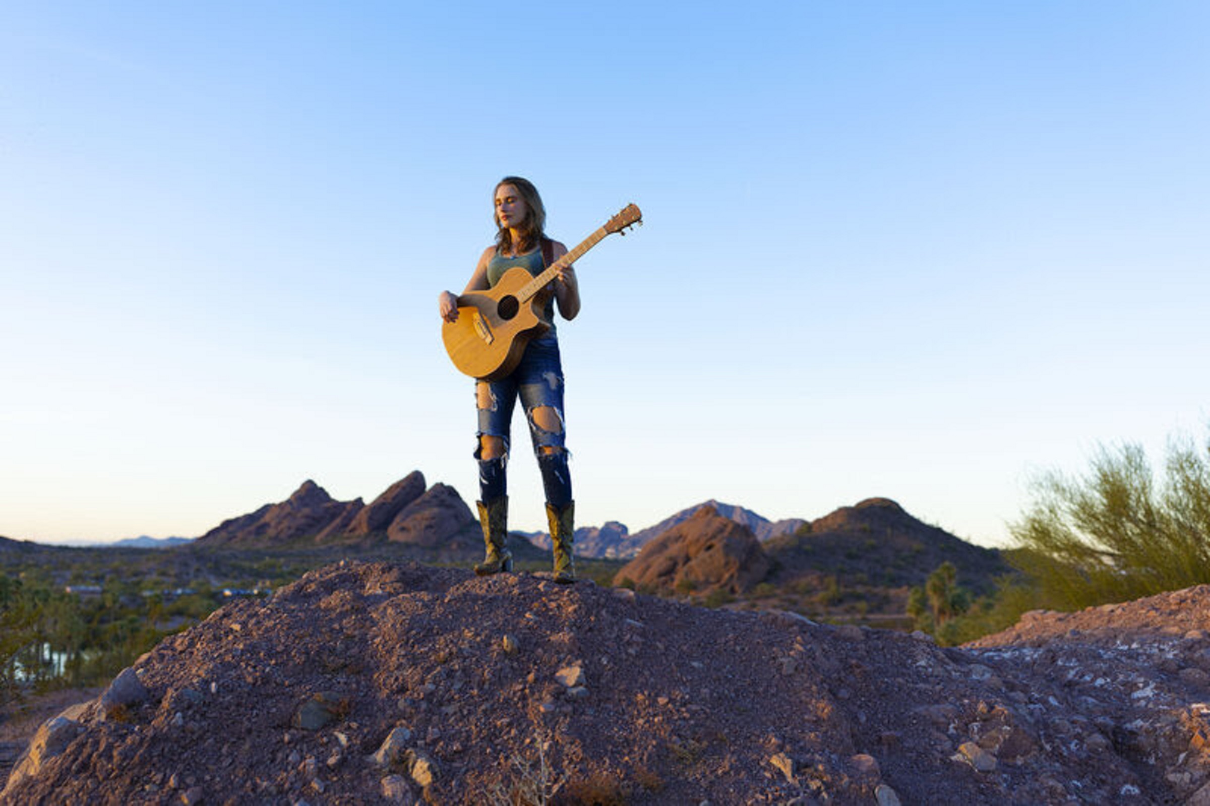 JAX HOLLOW DEBUTS NEW SINGLE & VIDEO FOR "WALLFLOWER GIRL IN BLOOM"