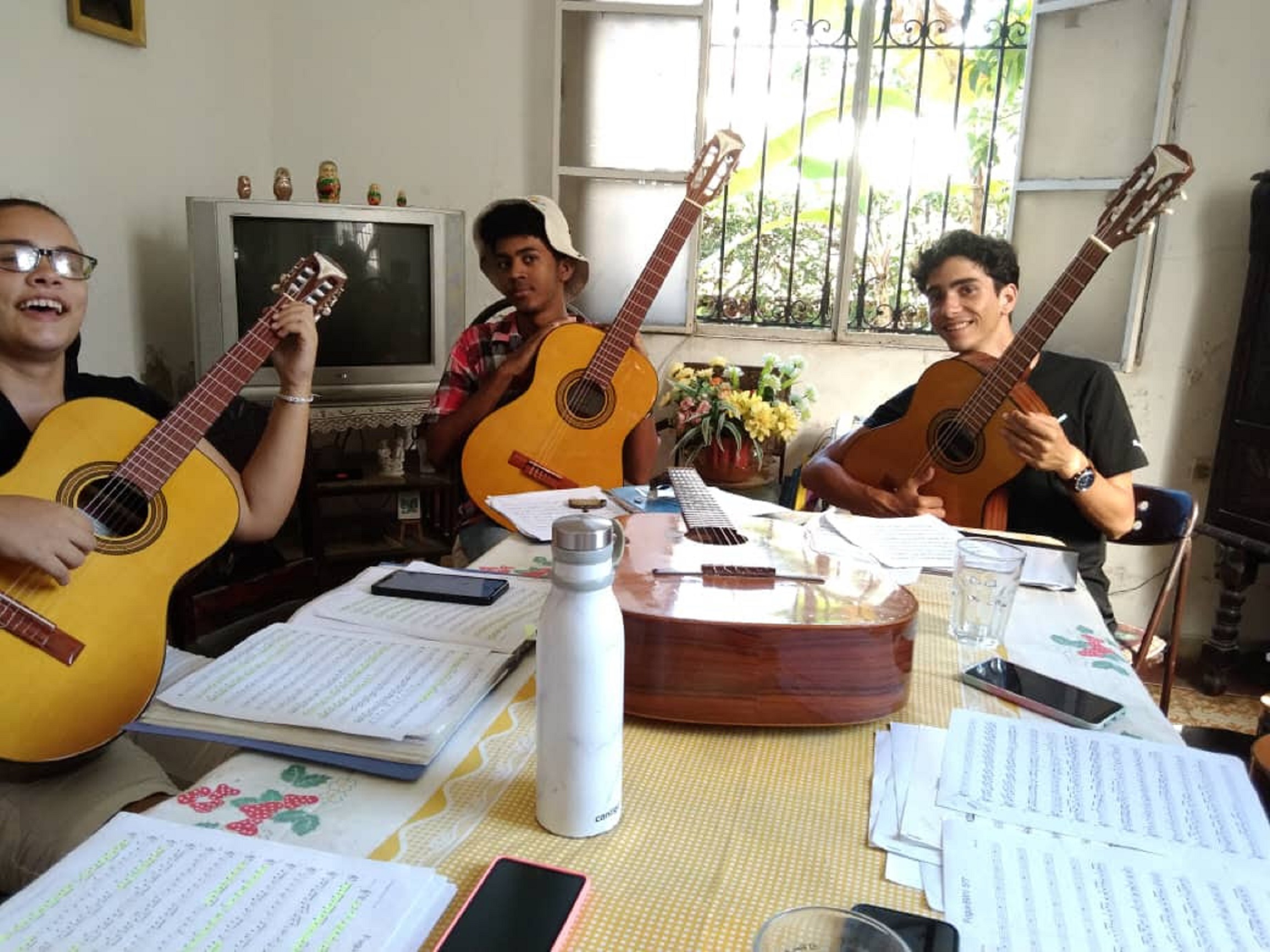 Gibson Gives Reaches Cuba, Iconic Guitar Brand Donates to National School of Arts in Cuba