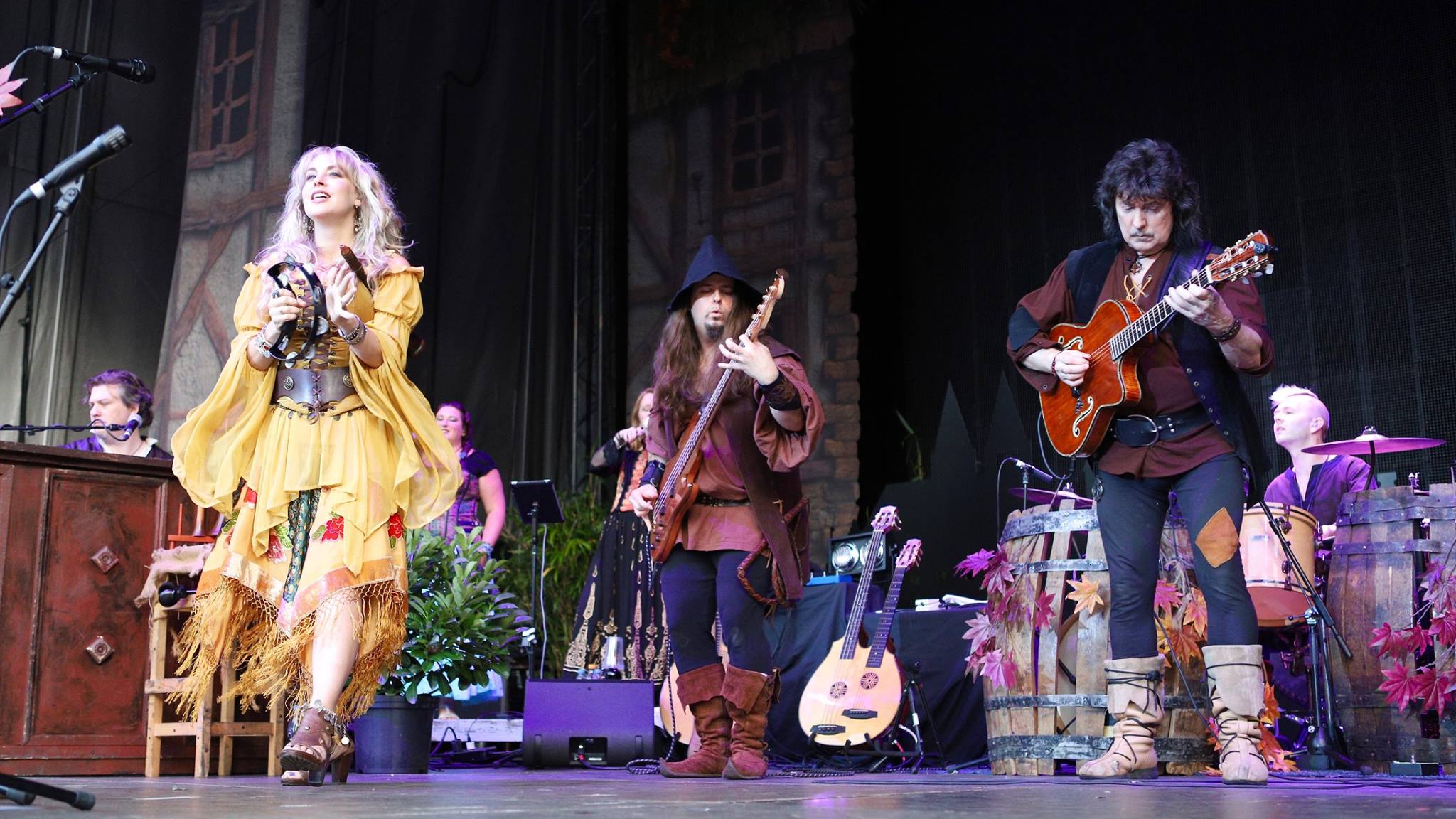 Blackmore's Night Continues Their 25fh Anniversary w/a Re-Mixed Edition of "Fires At Midnight" in stores September 27