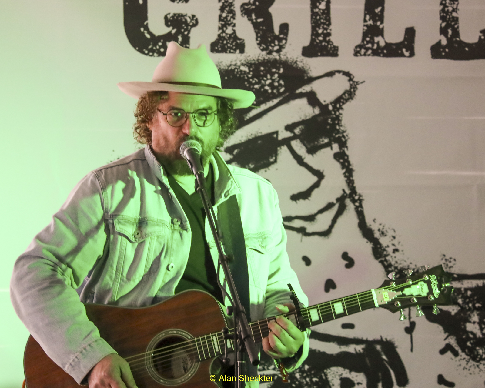 Mike Glabicki (Rusted Root) at the Speakeasy Stage