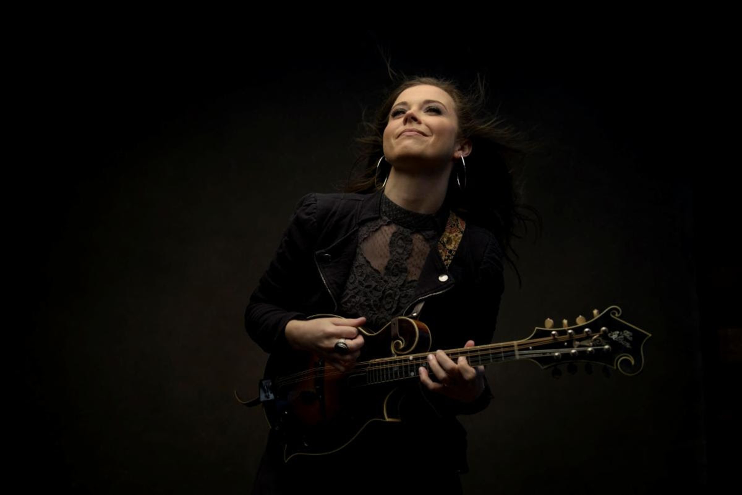 Gibson honors Sierra Hull, the first female artist to have a signature Gibson mandolin with the F-5 Master model and F-5G, out worldwide on October 7