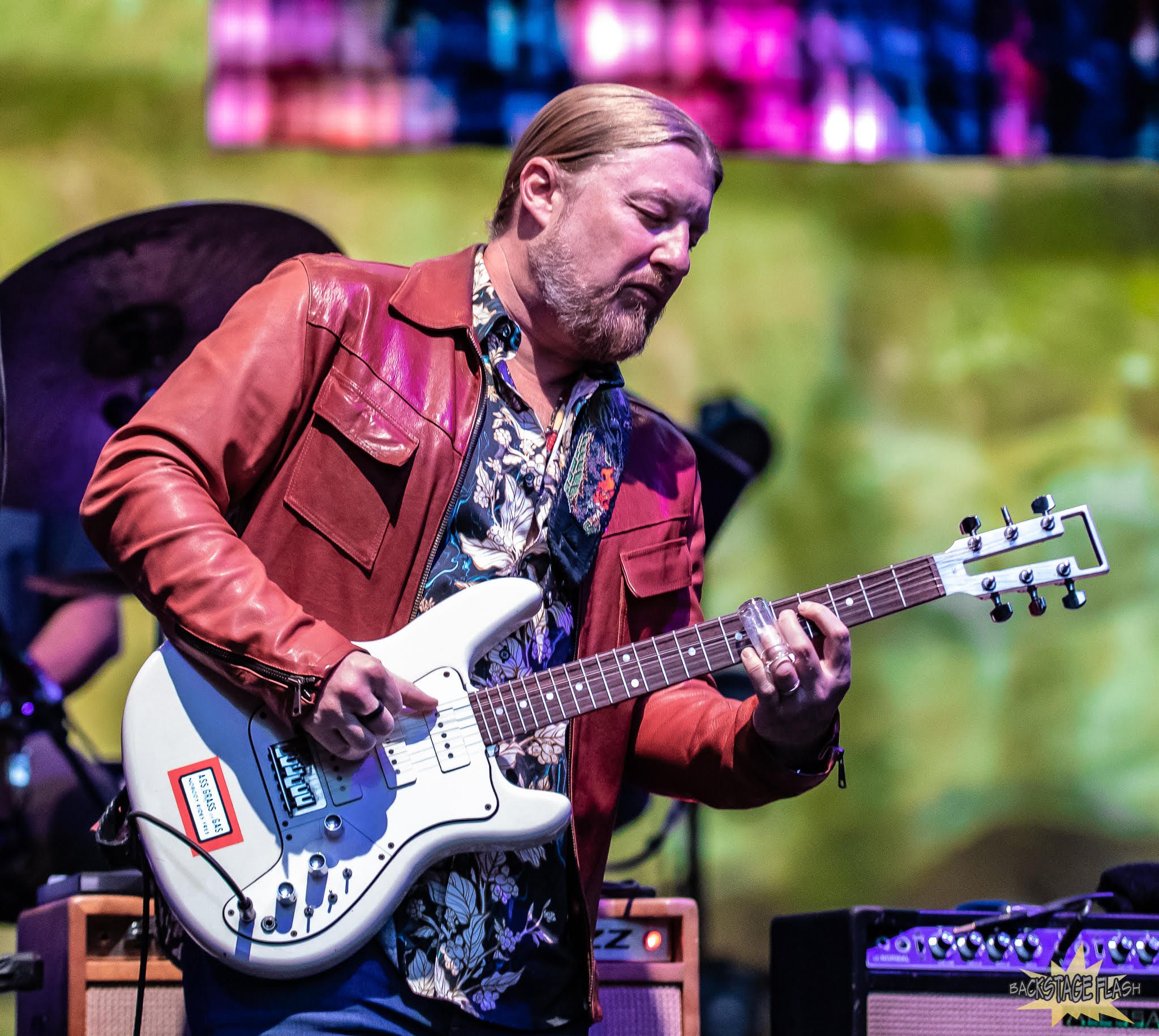 Derek Trucks playing Jerry's Travis Bean