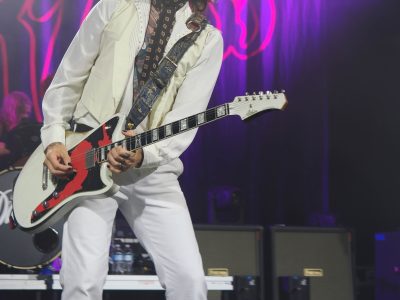 Justin Hawkins Leads The Darkness Through a Wild Night at the Murat