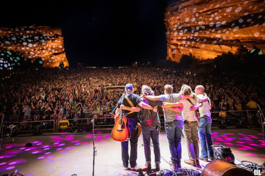 Greensky Bluegrass unveil new version of "Windshield" featuring Holly Bowling